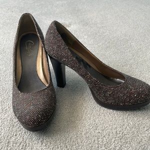 Candies size 8 brown tweed heels